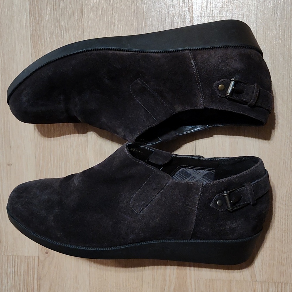 Cole Haan Nike Air Suede Ankle Boots Brown Wedge Heel Slip-On Waterproof 8.5 - Picture 6 of 12